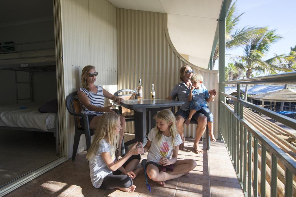 Ningaloo Reef Resort Coral Bay Exteriör bild