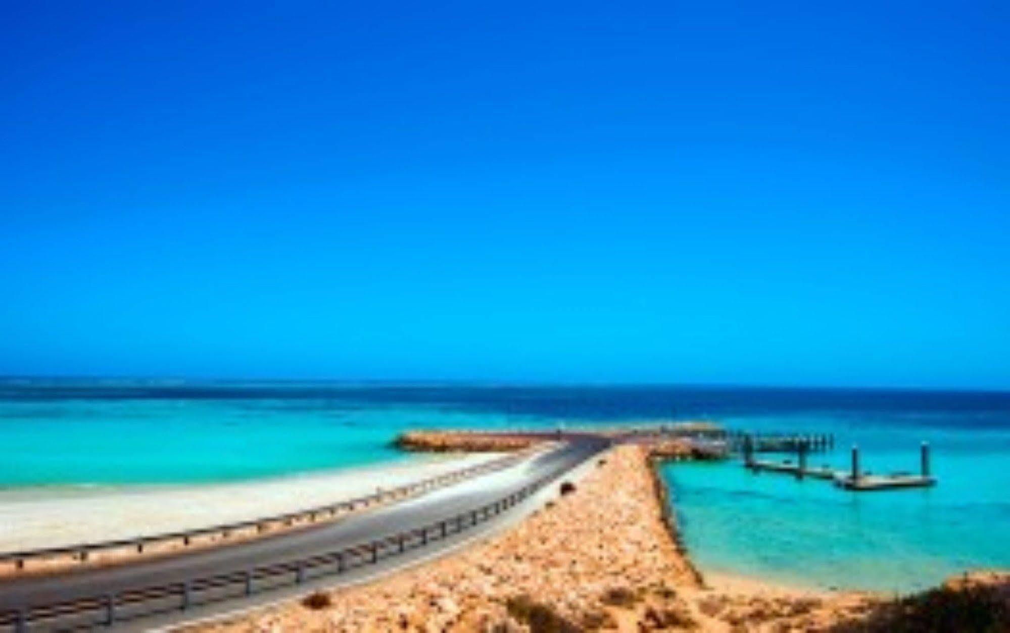 Ningaloo Reef Resort Coral Bay Exteriör bild