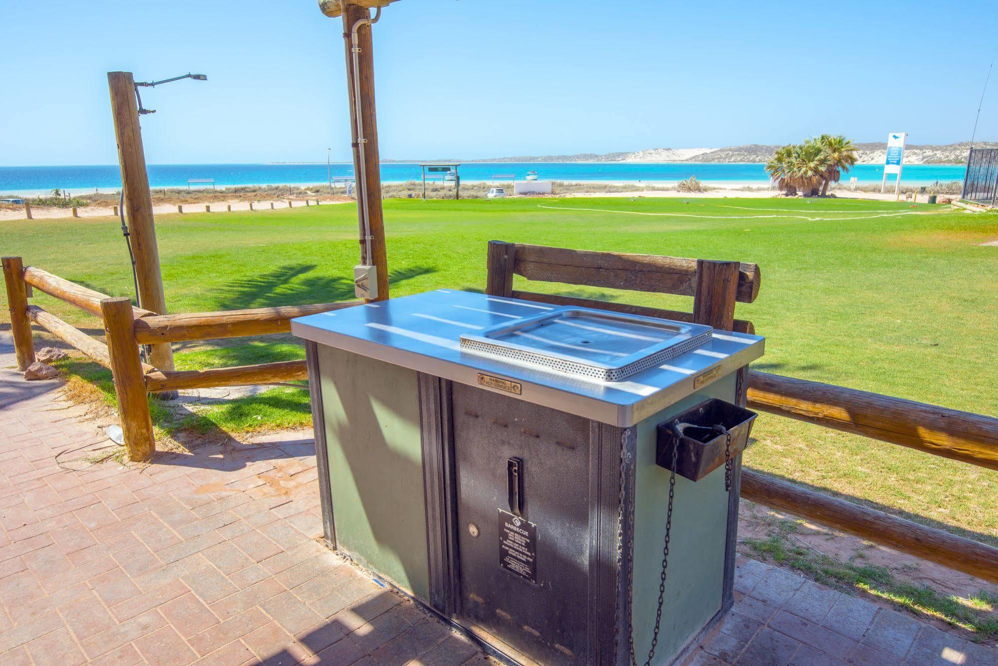 Ningaloo Reef Resort Coral Bay Exteriör bild