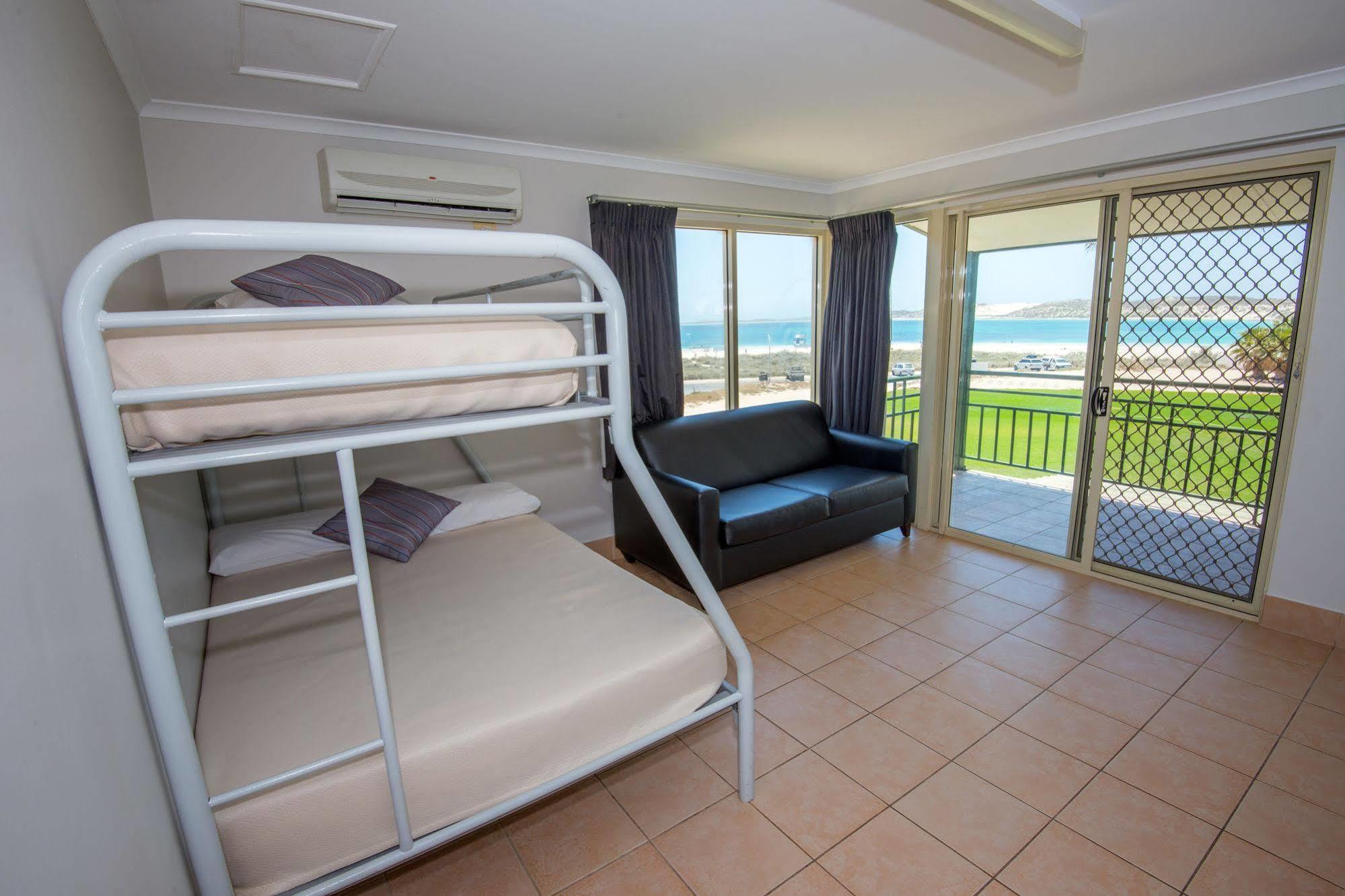 Ningaloo Reef Resort Coral Bay Exteriör bild
